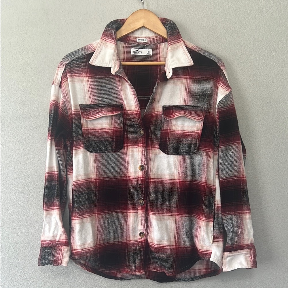 Hollister Boyfriend Fit Plaid Button-Up Shirt with‎ Pockets